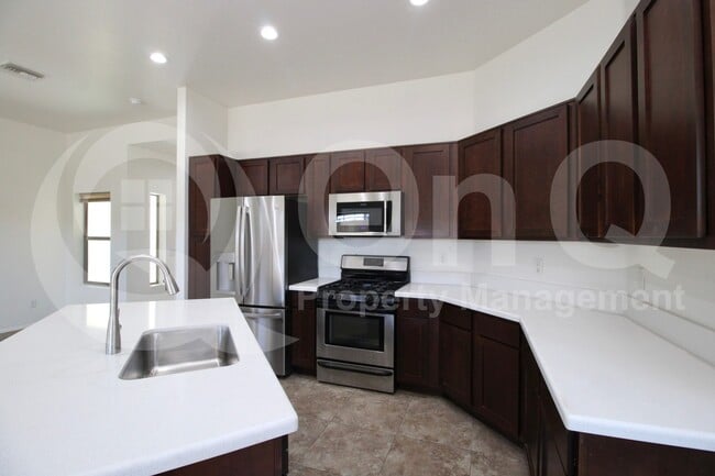 Building Photo - 3113 E Danbury Rd