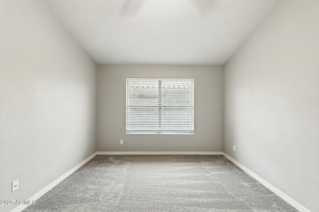 Building Photo - 12568 W Almeria Rd