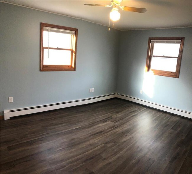 Building Photo - 12 Spruce St