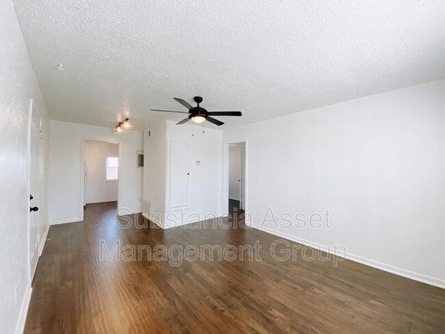 Primary Photo - 1722 N Lindsay Ave