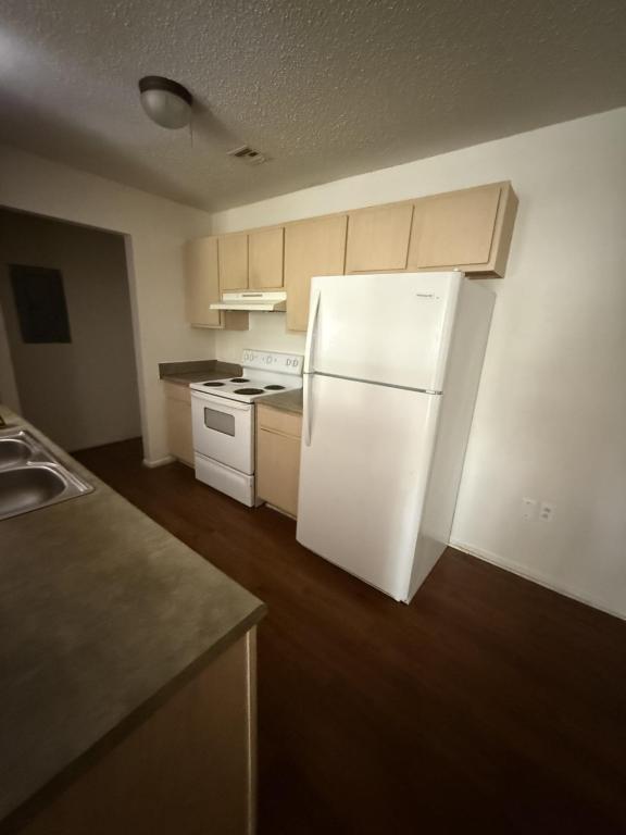 Building Photo - Highland 808 Shepherd St Apt 6