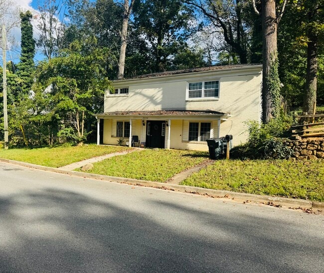 Building Photo - 4204 Tremont St