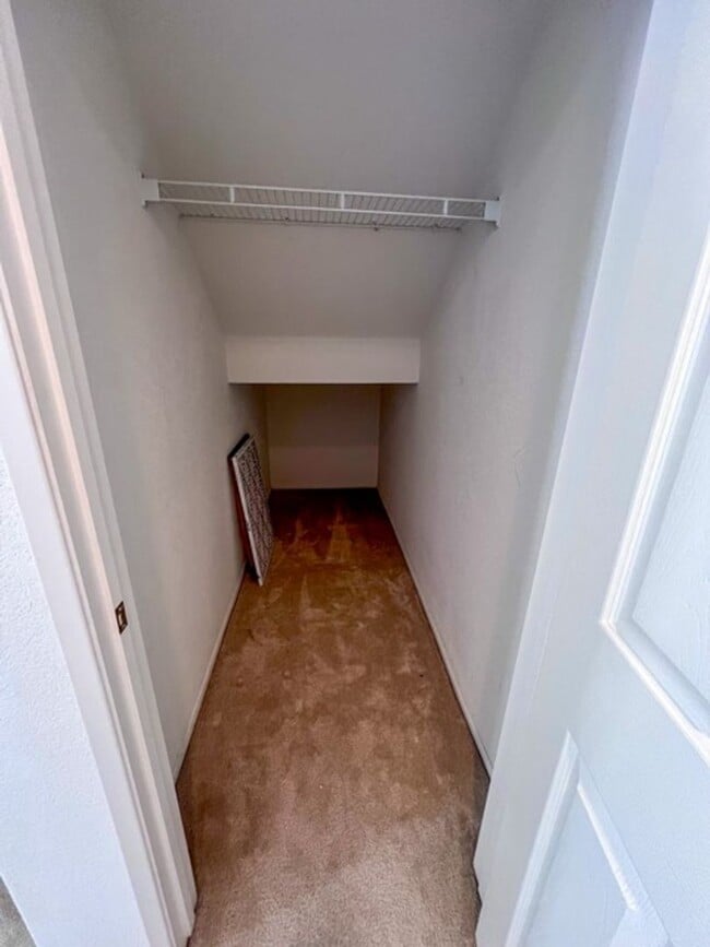 Building Photo - Large 4 bedroom Murrieta home with a loft ...