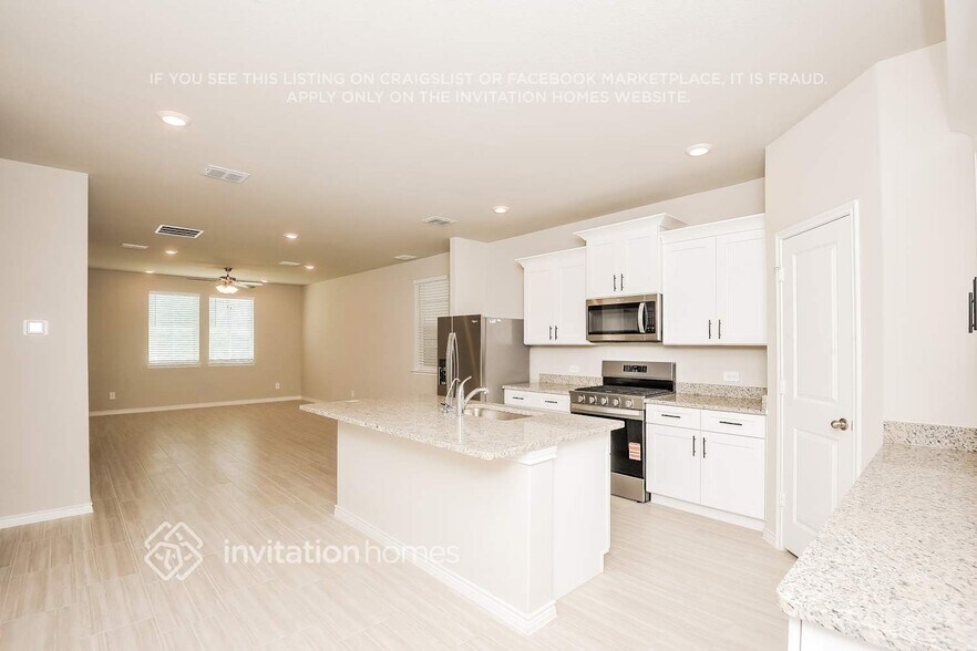 Building Photo - 7163 Blue Jay Wy