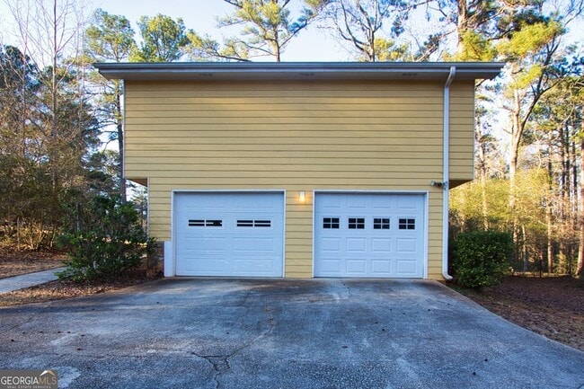 Building Photo - 4656 Bristol Dr SE