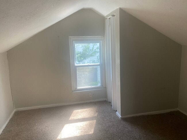 Bedroom - 32 Barcelona Ave