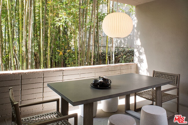 Building Photo - 8917 Cynthia St