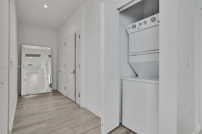 Building Photo - 55 SW 9th St