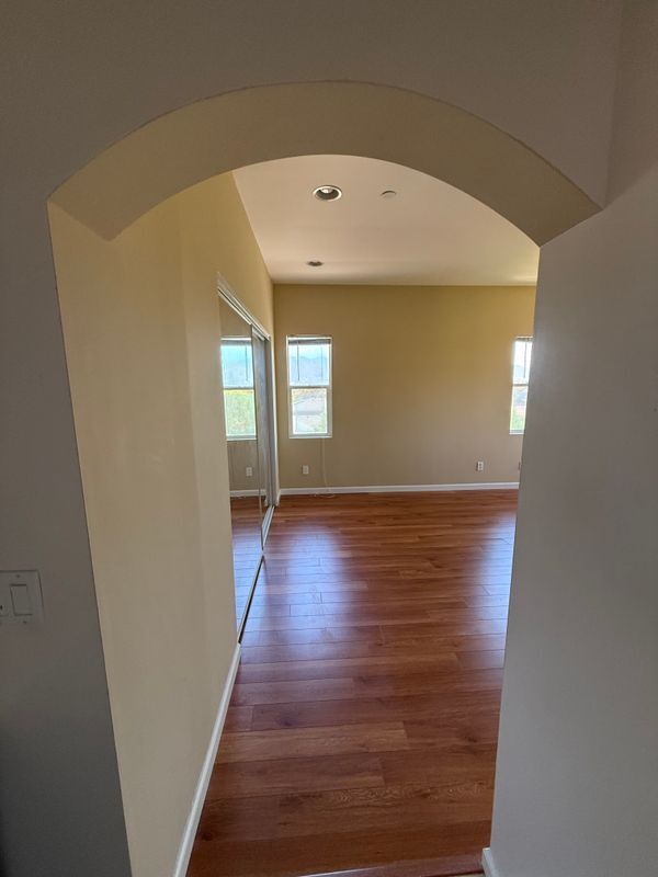 Building Photo - 1769 Los Feliz Dr