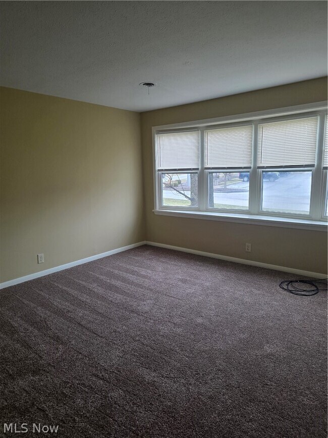 Building Photo - 9889 Johnnycake Ridge Rd