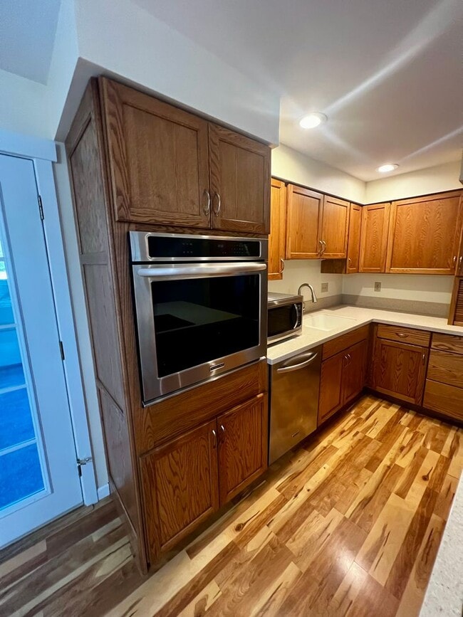 Building Photo - **** Application pending ****