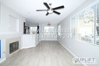 Building Photo - 3 Bed, 2.5 bath Condo w/ Central HVAC, Lau...