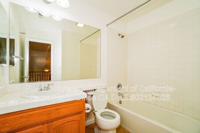 Building Photo - 2011 Misty Meadow Dr