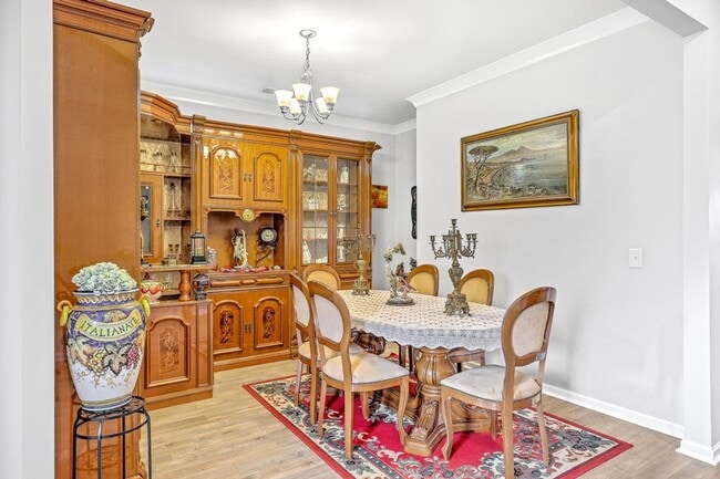 Building Photo - 6 Bedroom, 4.5 Bathroom Home in Cane Bay - Summerville