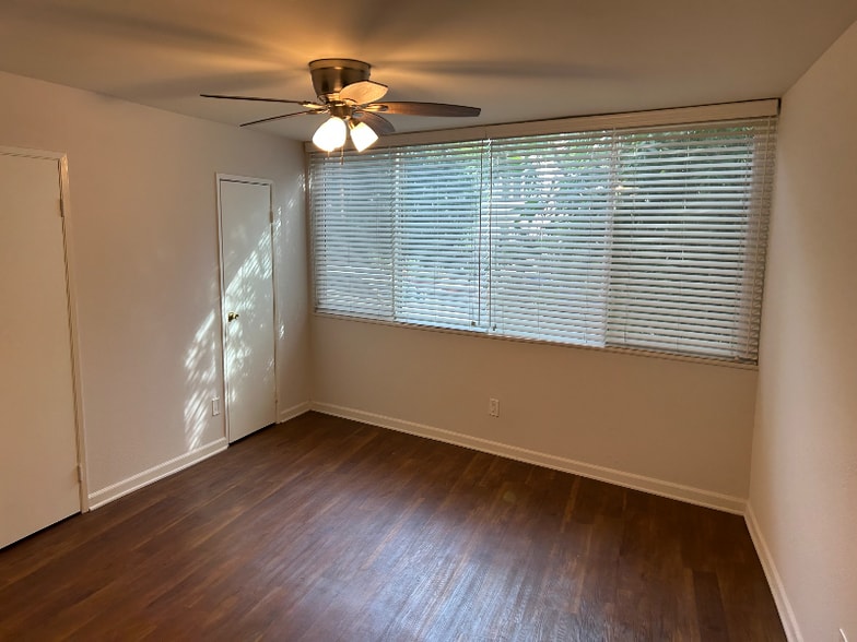 Building Photo - 7100 Hillside Ave