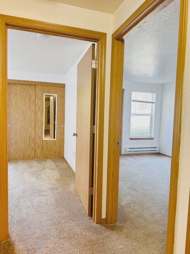 Building Photo - Find Your Perfect Place to Call Home! 2 Bedroom Coming Soon!