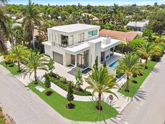 Building Photo - 2657 NE 34th St