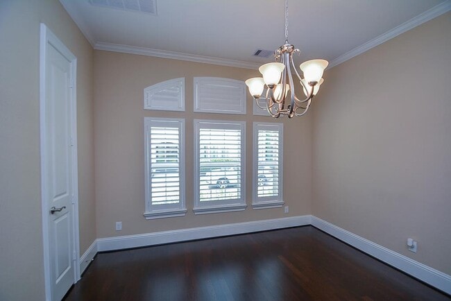 Building Photo - 15907 Court St