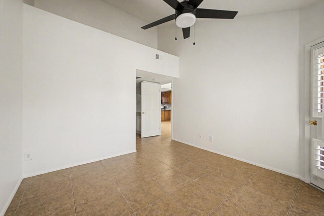 Building Photo - 11666 N 28th Dr
