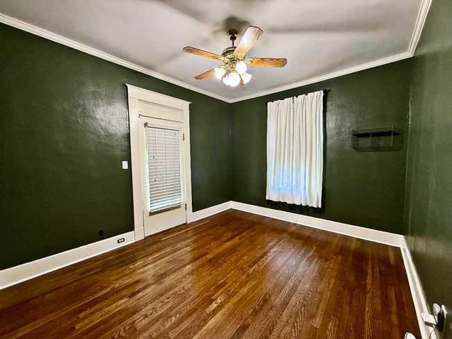Building Photo - Beautifully Updated Historic Home in Midto...