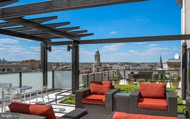 Building Photo - 1133 14th St NW