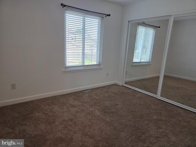 Building Photo - 251 Fir Tree Ct