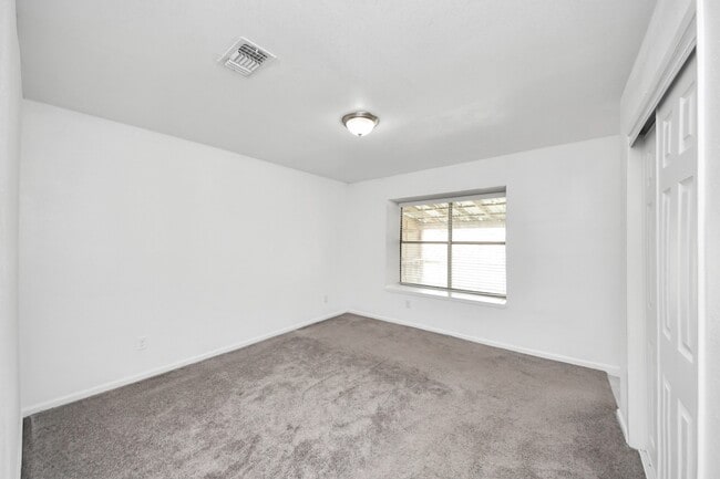 Building Photo - 7410 La Pl Dr