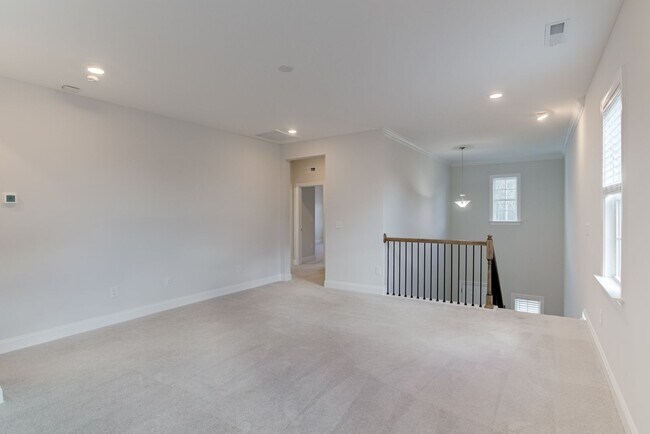 Building Photo - Light & Bright 4BR 3BA house in Tryon, Wak...