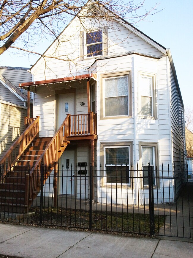 Primary Photo - 3025 N Gresham Ave