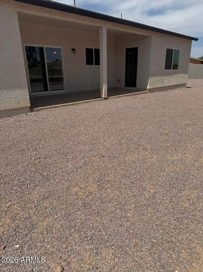 Building Photo - 15235 S Country Club Dr