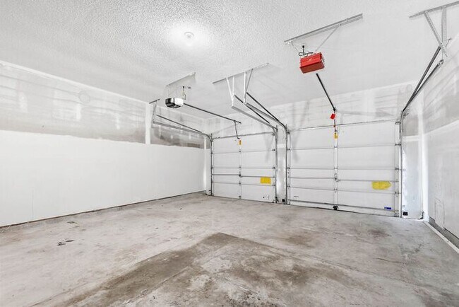 Building Photo - 5840 Haterleigh Dr