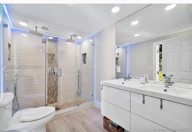 Building Photo - 1345 NE 14th Ave