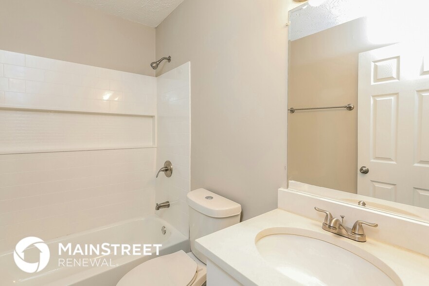 Building Photo - 219 Deerfield Dr