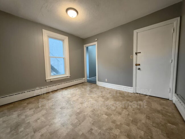 Building Photo - 417 N Ninth St