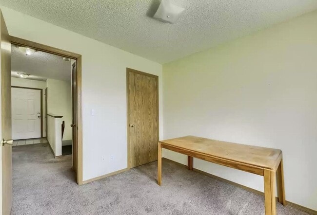 Building Photo - Spring Creek Meadows 3 Bed 2 Bath House wi...