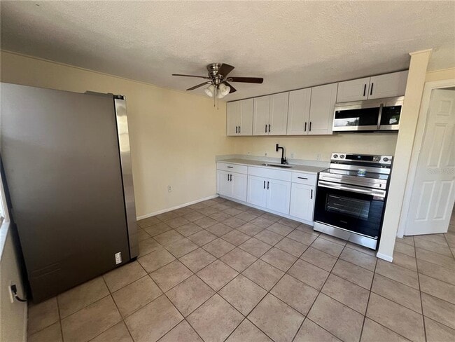 Building Photo - 255 Pineapple St