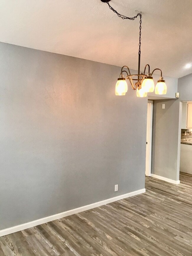 Building Photo - Complete Remodel In Highly Desirable NE He...
