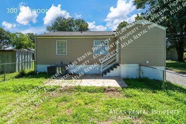 Building Photo - 300 Norwood Ave