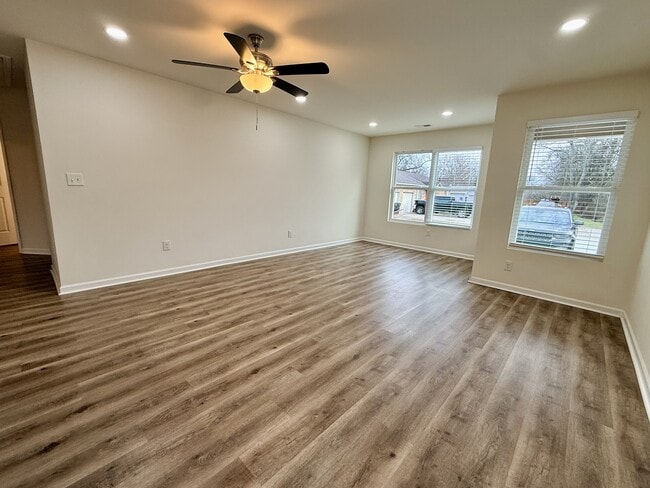 Building Photo - 103 Oakwood Meadows Dr