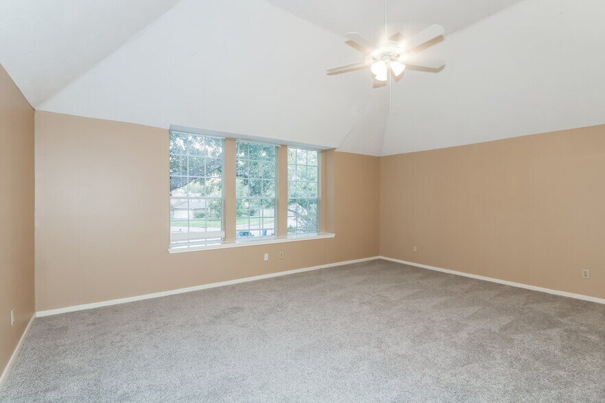 Building Photo - 11423 Willow Field Dr
