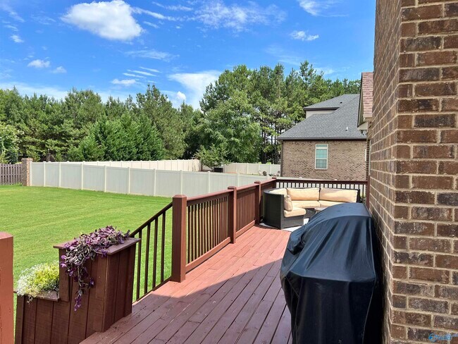 Building Photo - 123 Forest Ridge Dr
