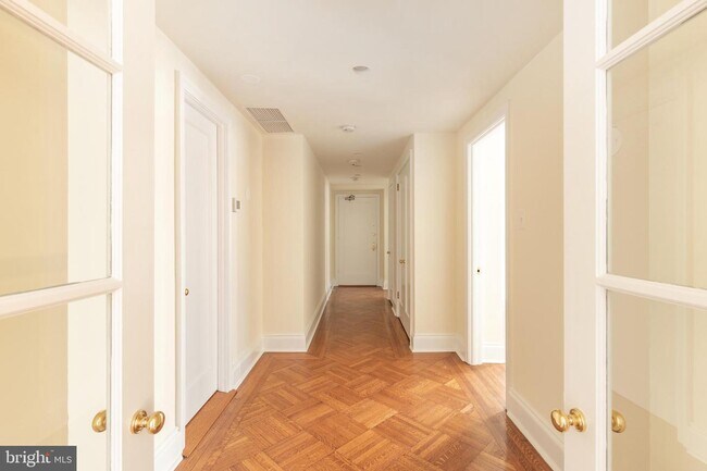Building Photo - 1800 Rittenhouse Square