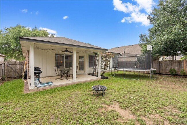 Building Photo - 601 Paso Fino Trail