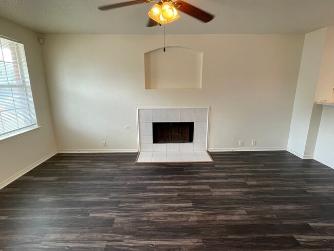 Building Photo - Updated 2 Story in DeSoto ISD ready by mid...