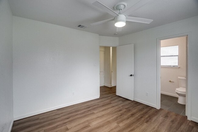 Building Photo - 2119 Gaston Pl Dr