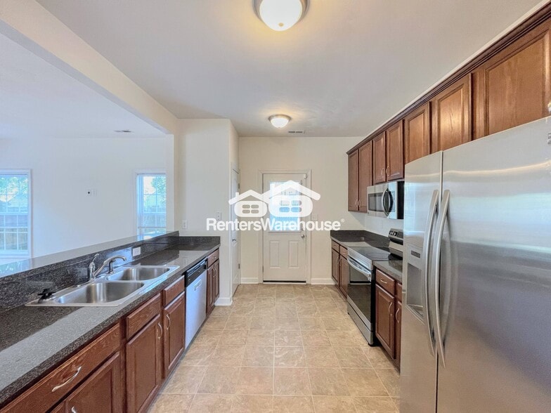 Building Photo - 1713 Sparrow Rd