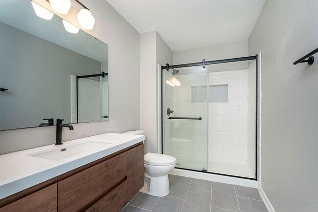 Building Photo - Updated 3 Bedroom Ranch on a Cul-De-Sac in...