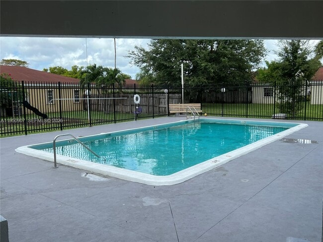 Building Photo - 809 NE 214th Ln