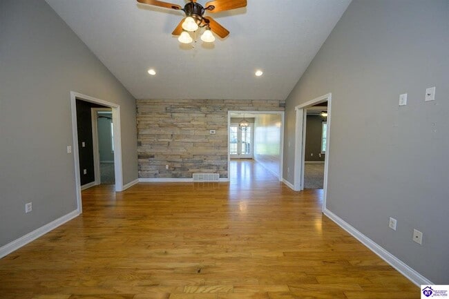 Building Photo - 309 Castleton Ct
