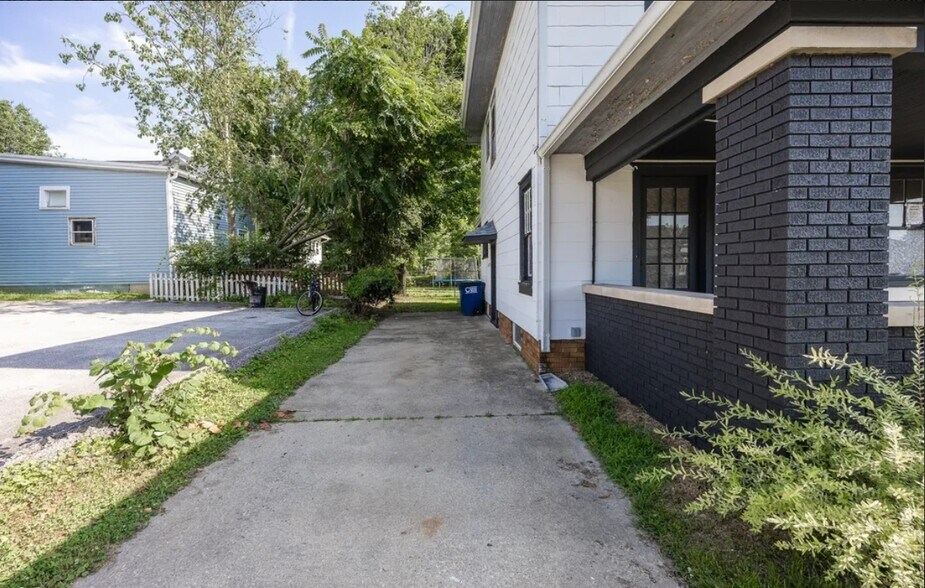 Building Photo - 1417 18th St